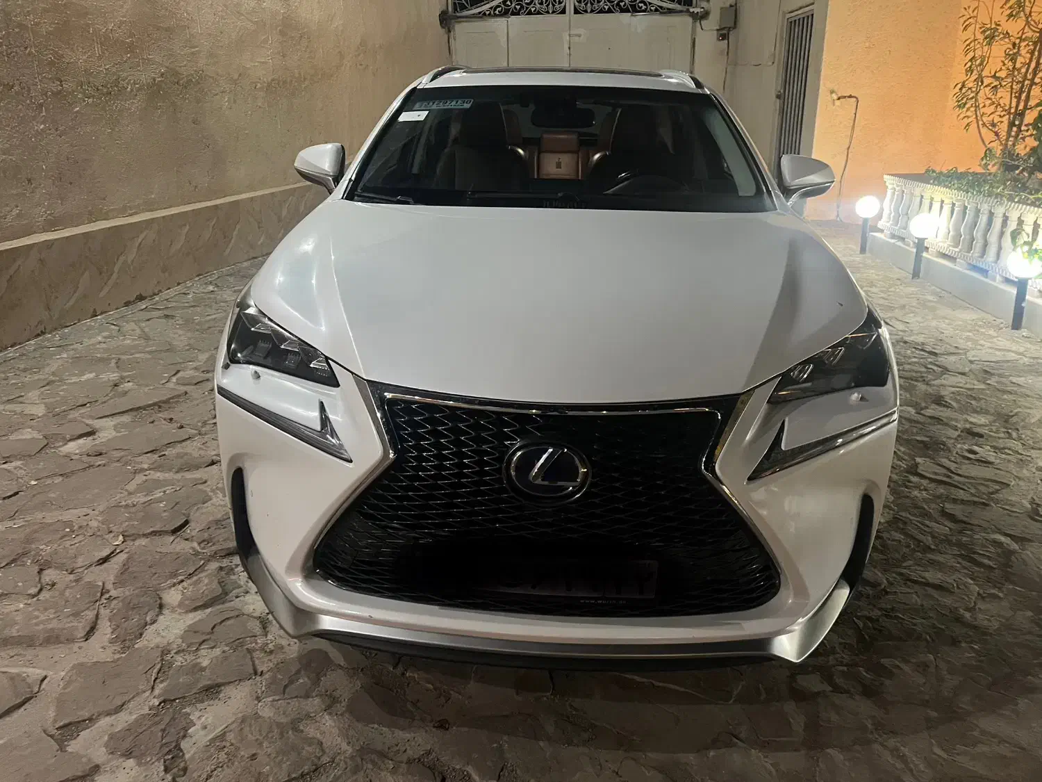 لکسوس NX هیبرید 300H - 2016