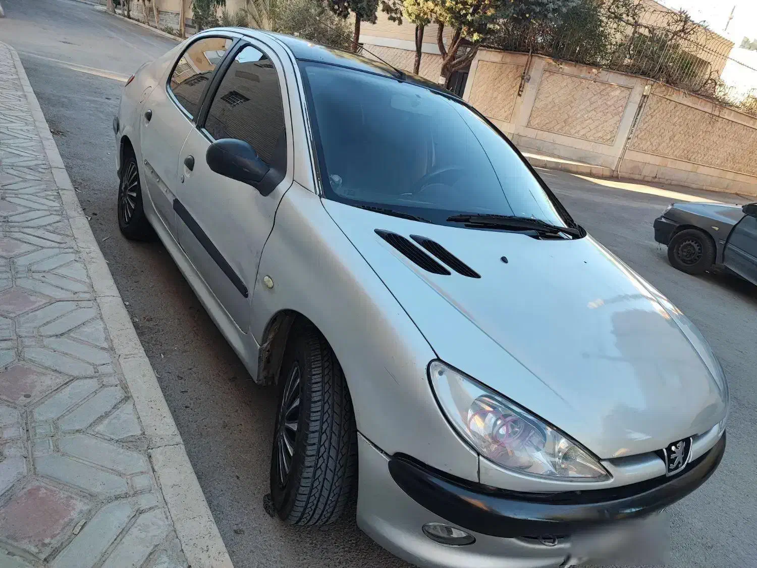 پژو ۲۰۶ صندوق دار v20 - 1386