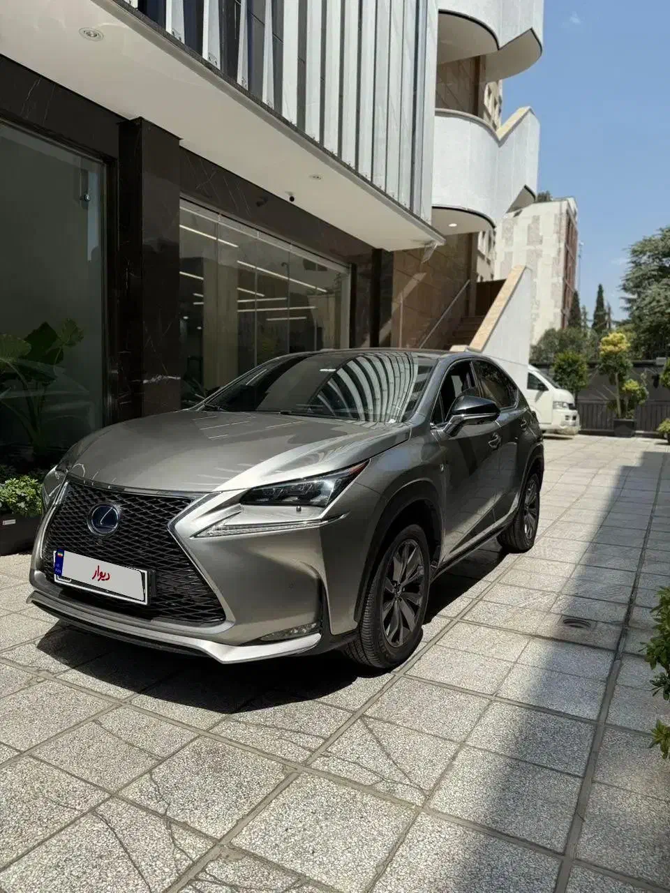 لکسوس NX هیبرید 300H - 2017