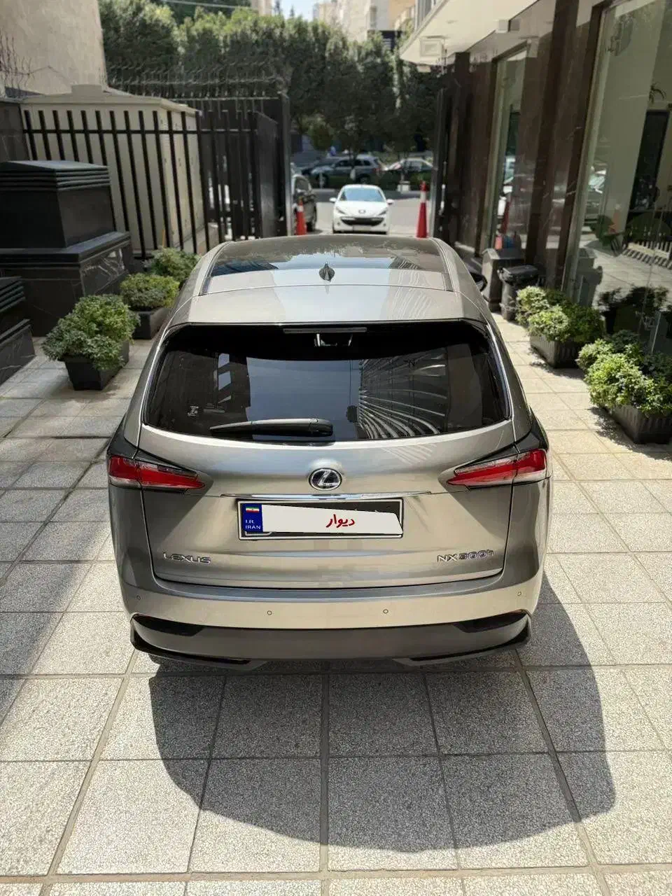 لکسوس NX هیبرید 300H - 2017