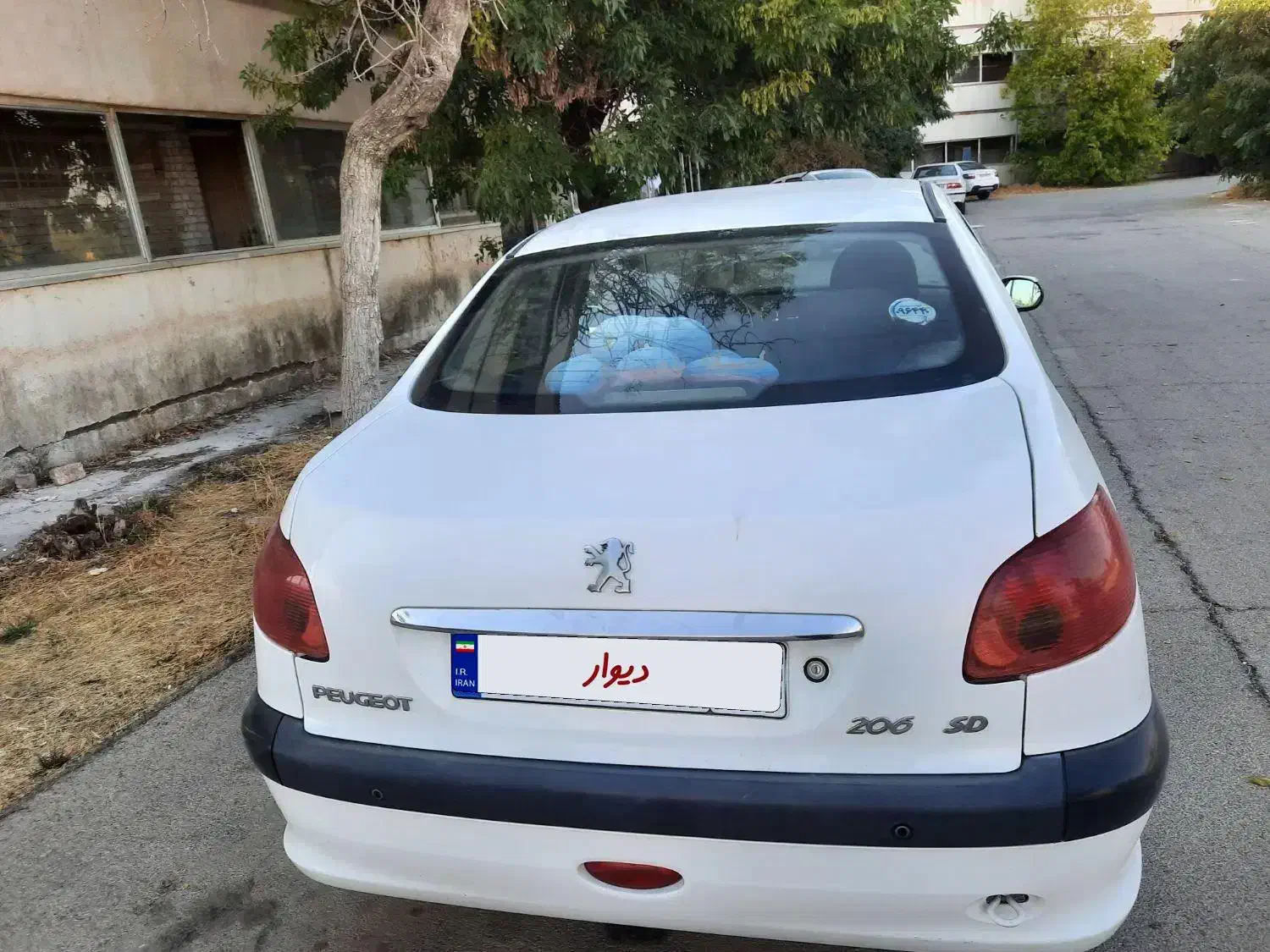 پژو ۲۰۶ صندوق دار v8 - 1395
