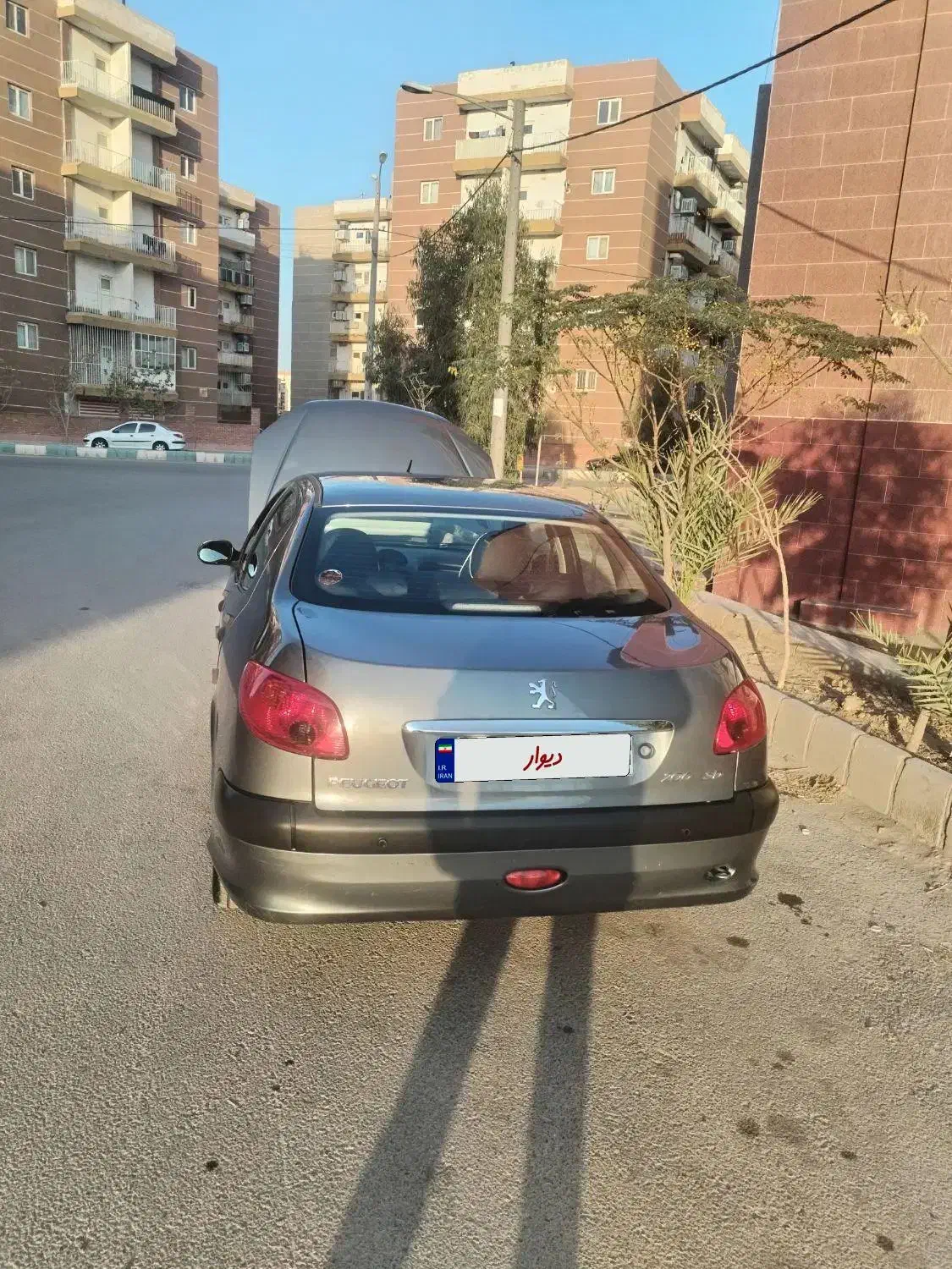 پژو ۲۰۶ صندوق دار v8 - 1396