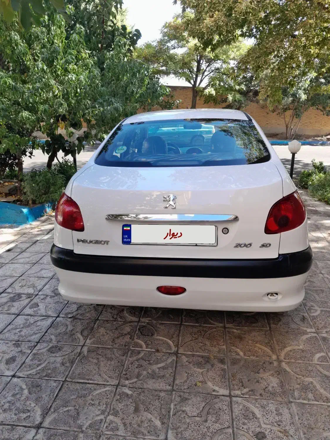 پژو ۲۰۶ صندوق دار v8 - 1400