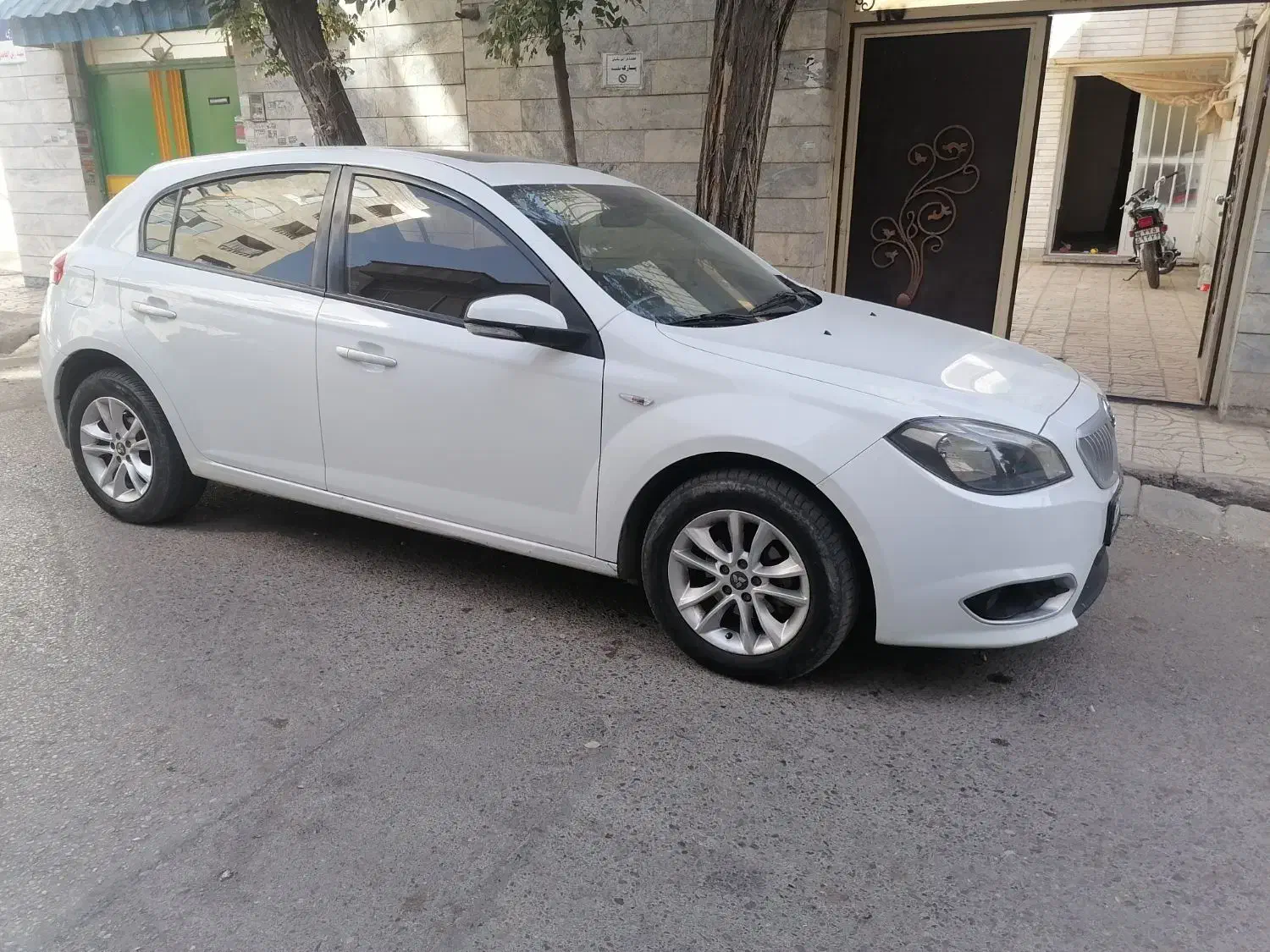 برلیانس H320 دنده‌ای 1500 - 1396