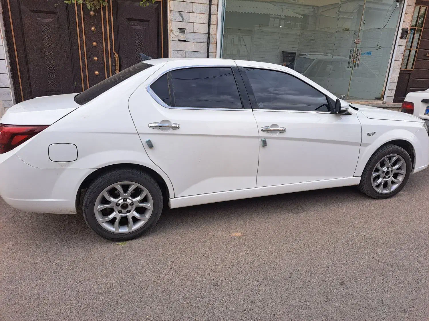 دنا پلاس توربو اتوماتیک - 1402