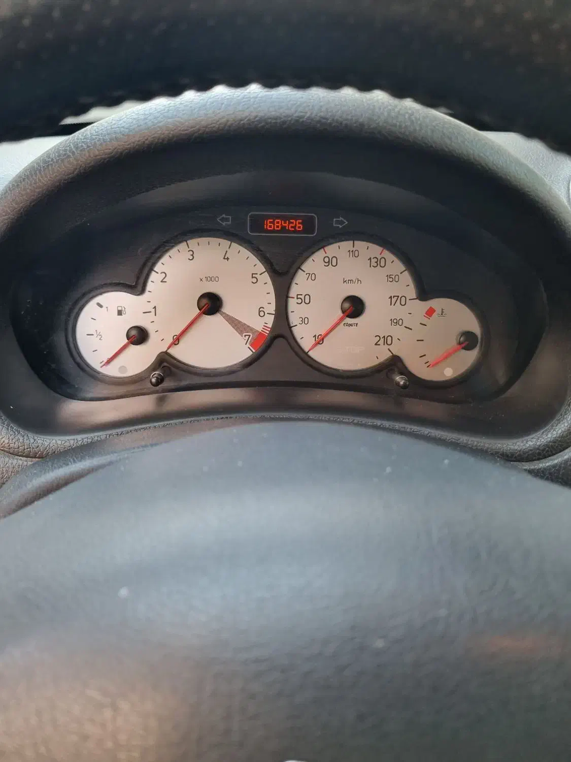 پژو ۲۰۶ صندوق دار v8 - 1394