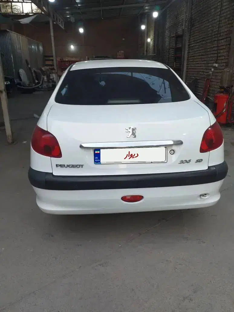 پژو ۲۰۶ صندوق دار v8 - 1397