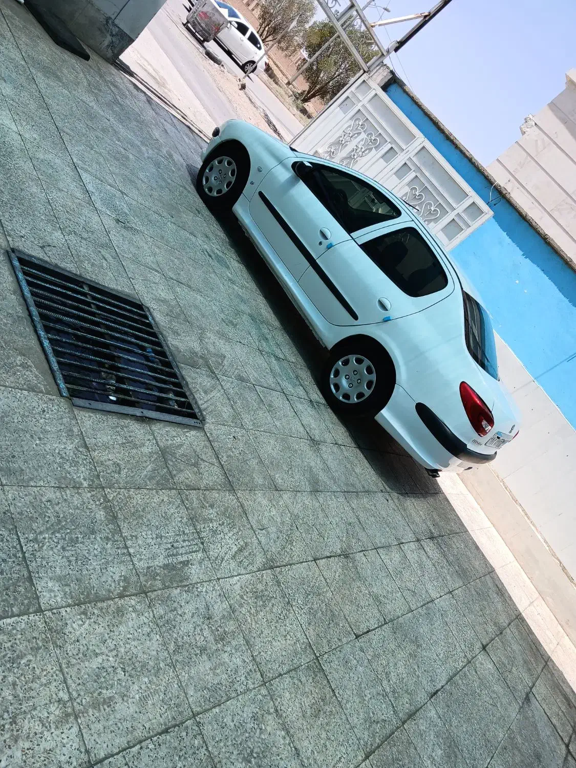 پژو ۲۰۶ صندوق دار v8 - 1390
