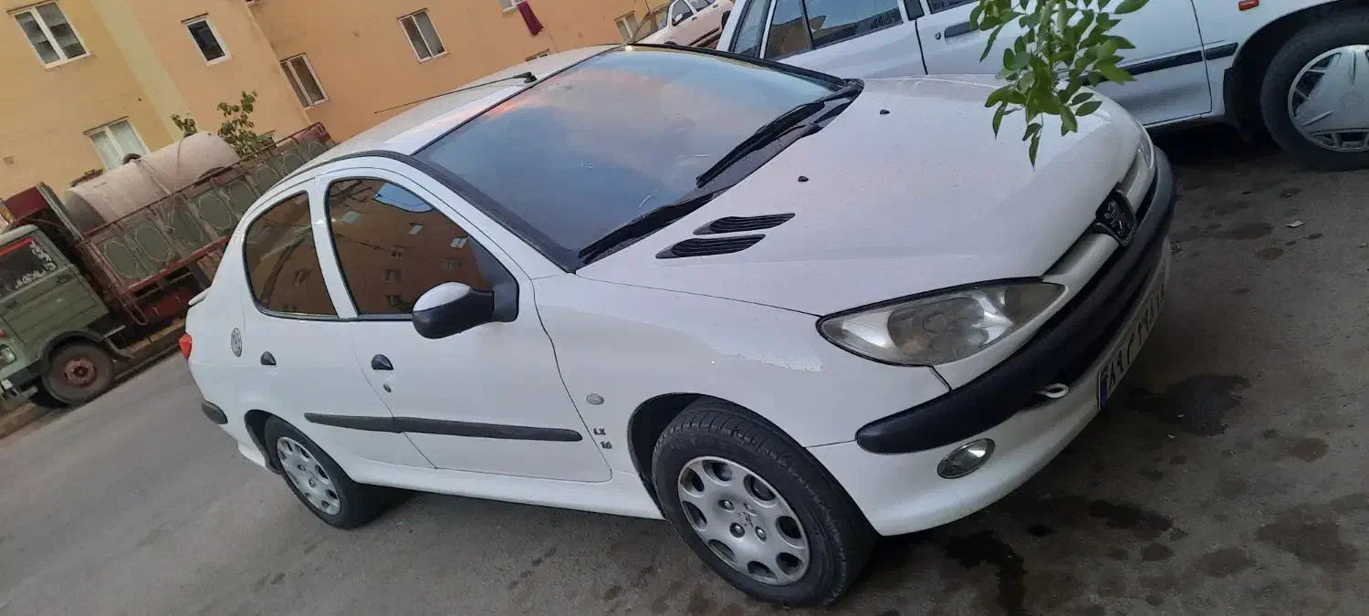 پژو ۲۰۶ صندوق دار v8 - 1396