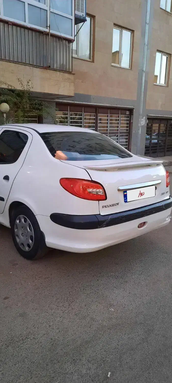 پژو ۲۰۶ صندوق دار v8 - 1396