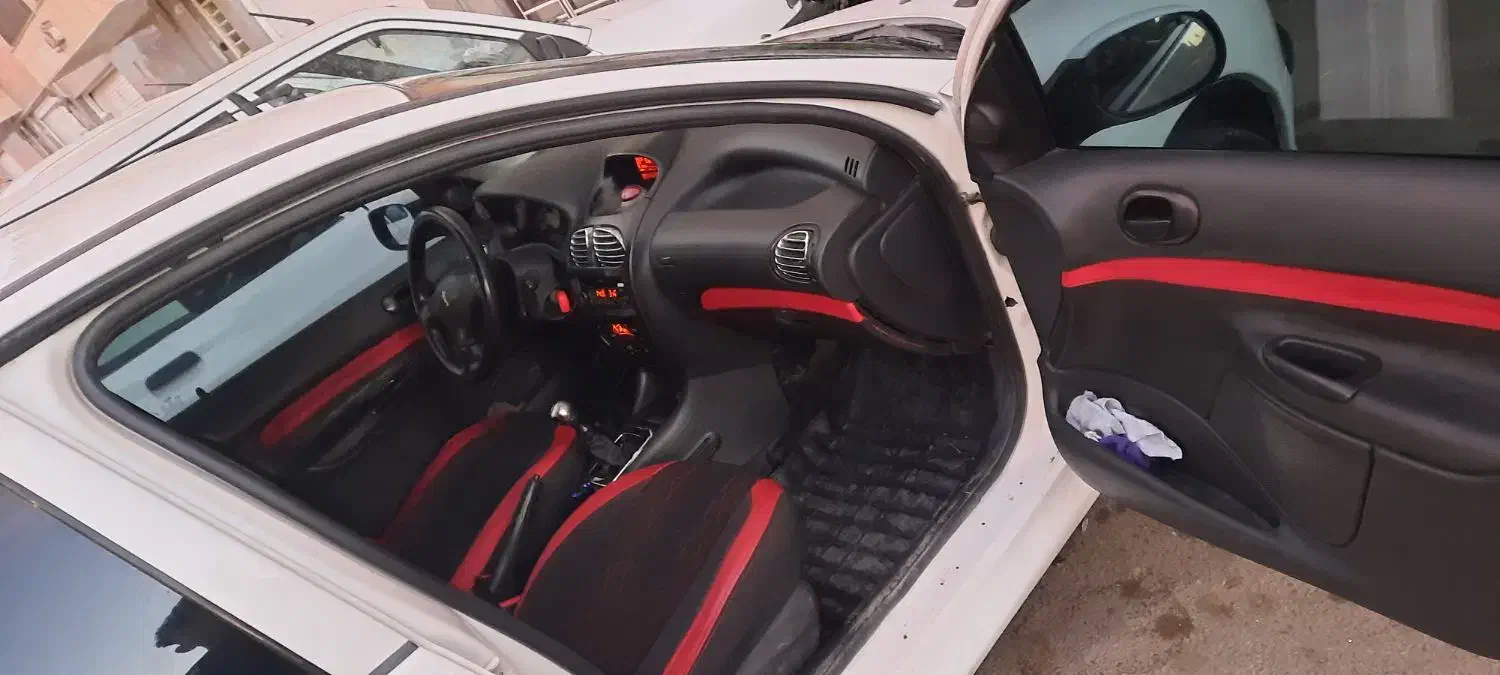 پژو ۲۰۶ صندوق دار v8 - 1396