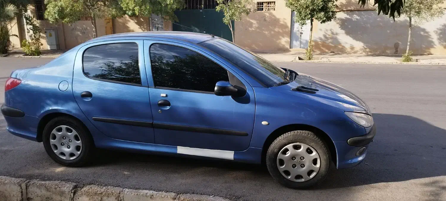 پژو ۲۰۶ صندوق دار v8 - 1395