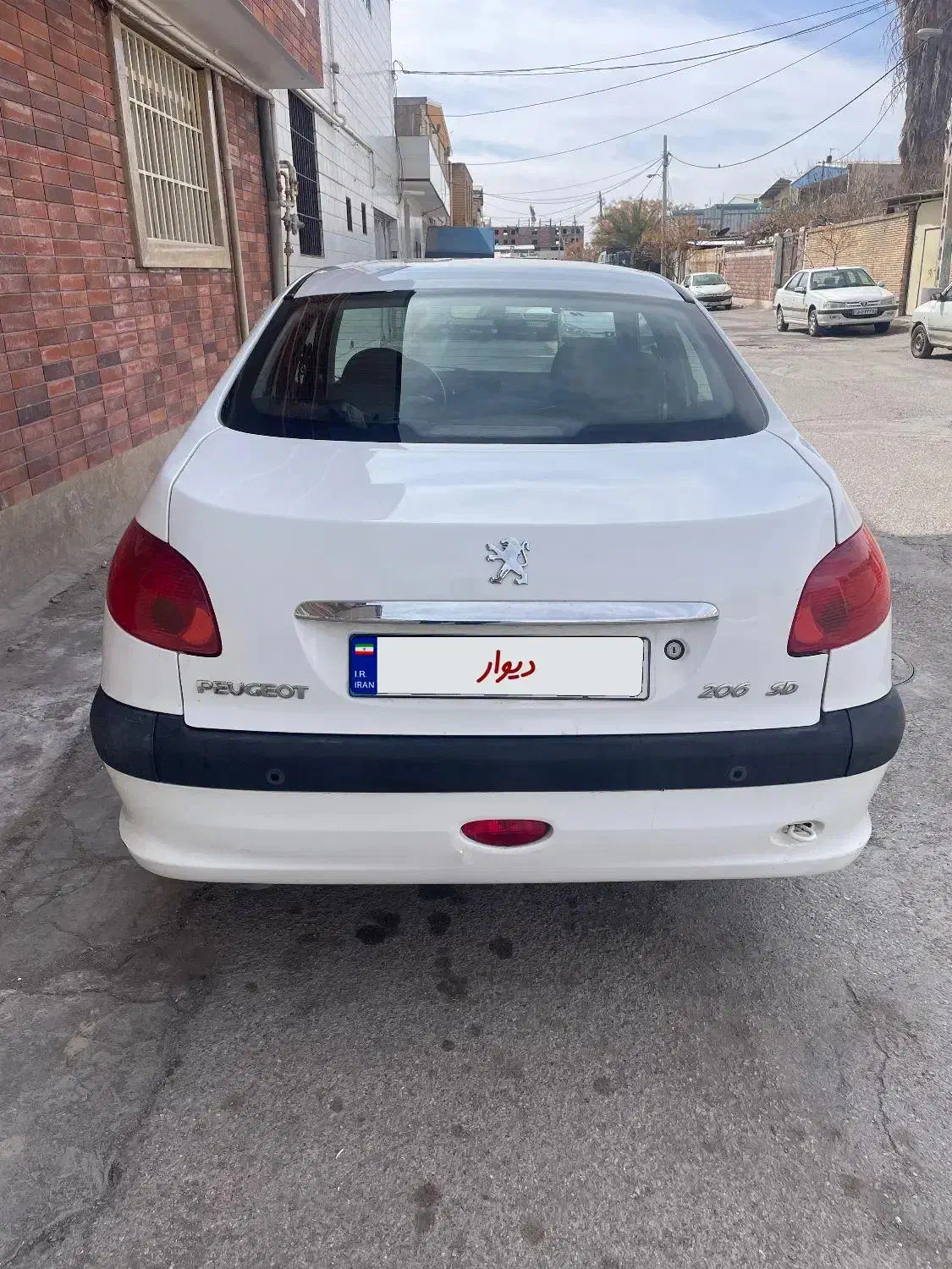 پژو ۲۰۶ صندوق دار v8 - 1396