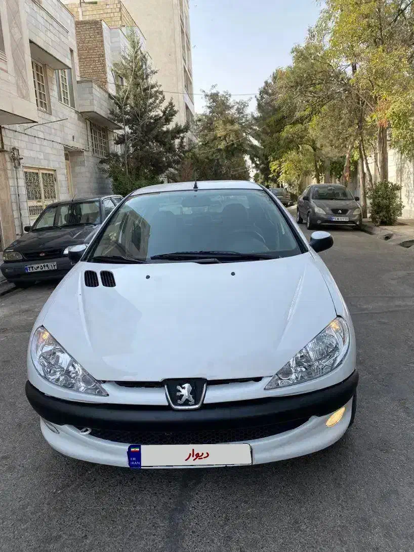 پژو ۲۰۶ صندوق دار v8 - 1395