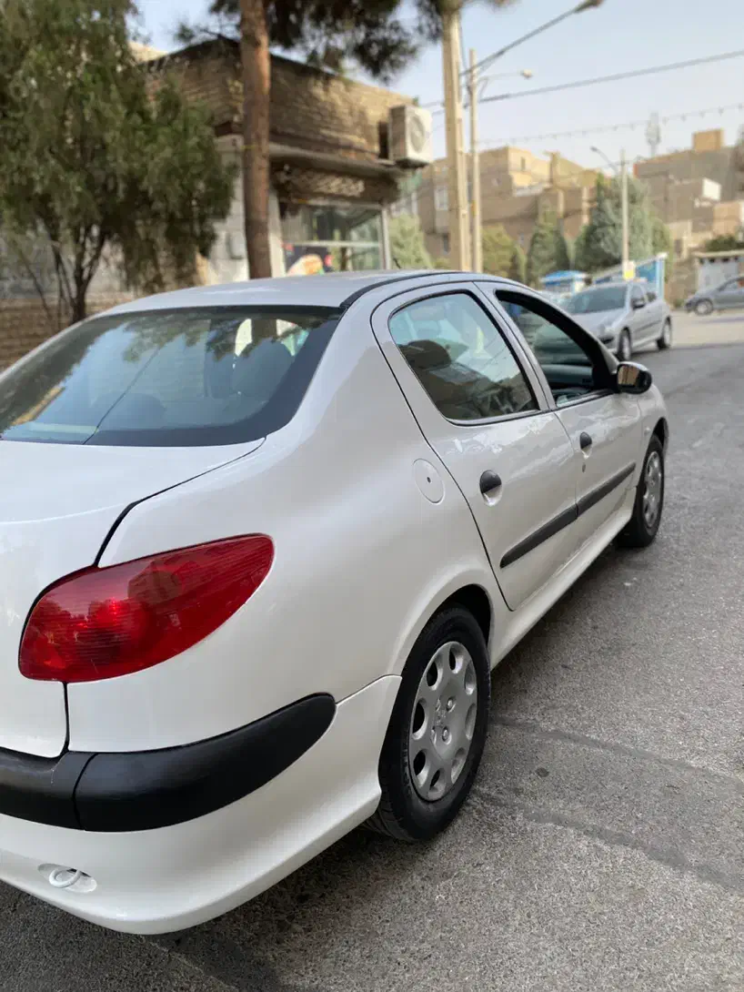 پژو ۲۰۶ صندوق دار v8 - 1395