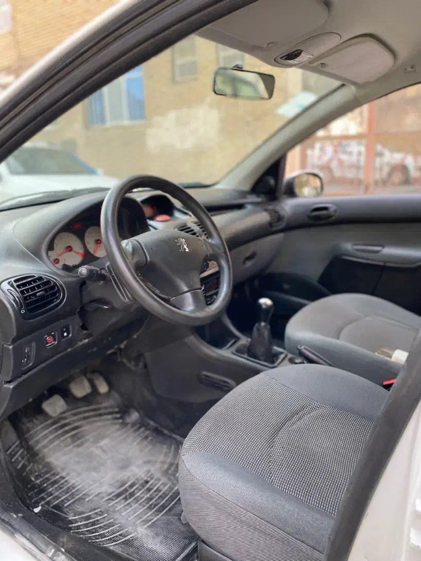پژو ۲۰۶ صندوق دار v8 - 1395