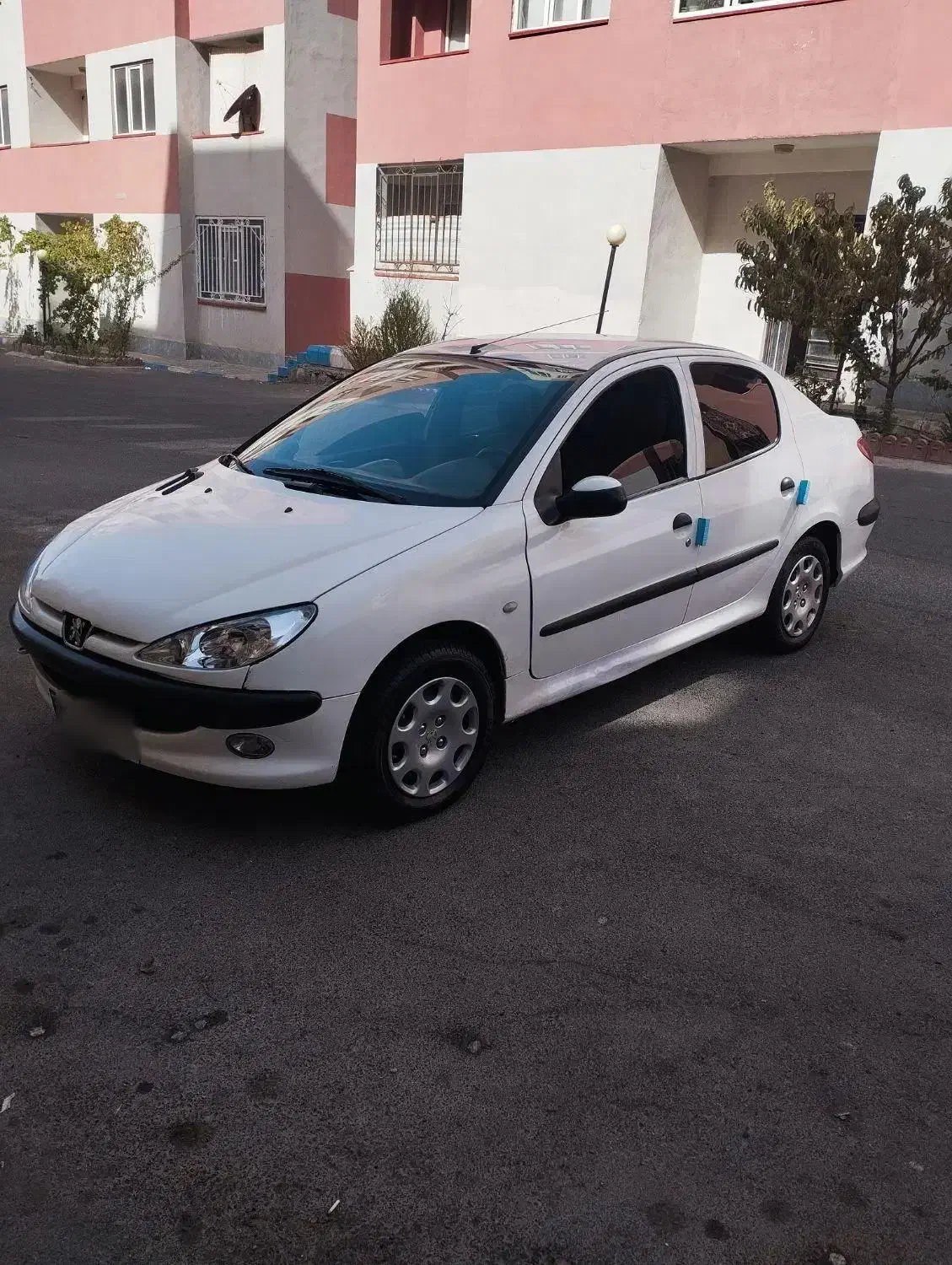 پژو ۲۰۶ صندوق دار v8 - 1396