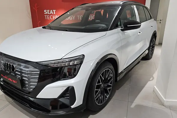 آئودی الکتریکی Q5 ۴۰ - 2023