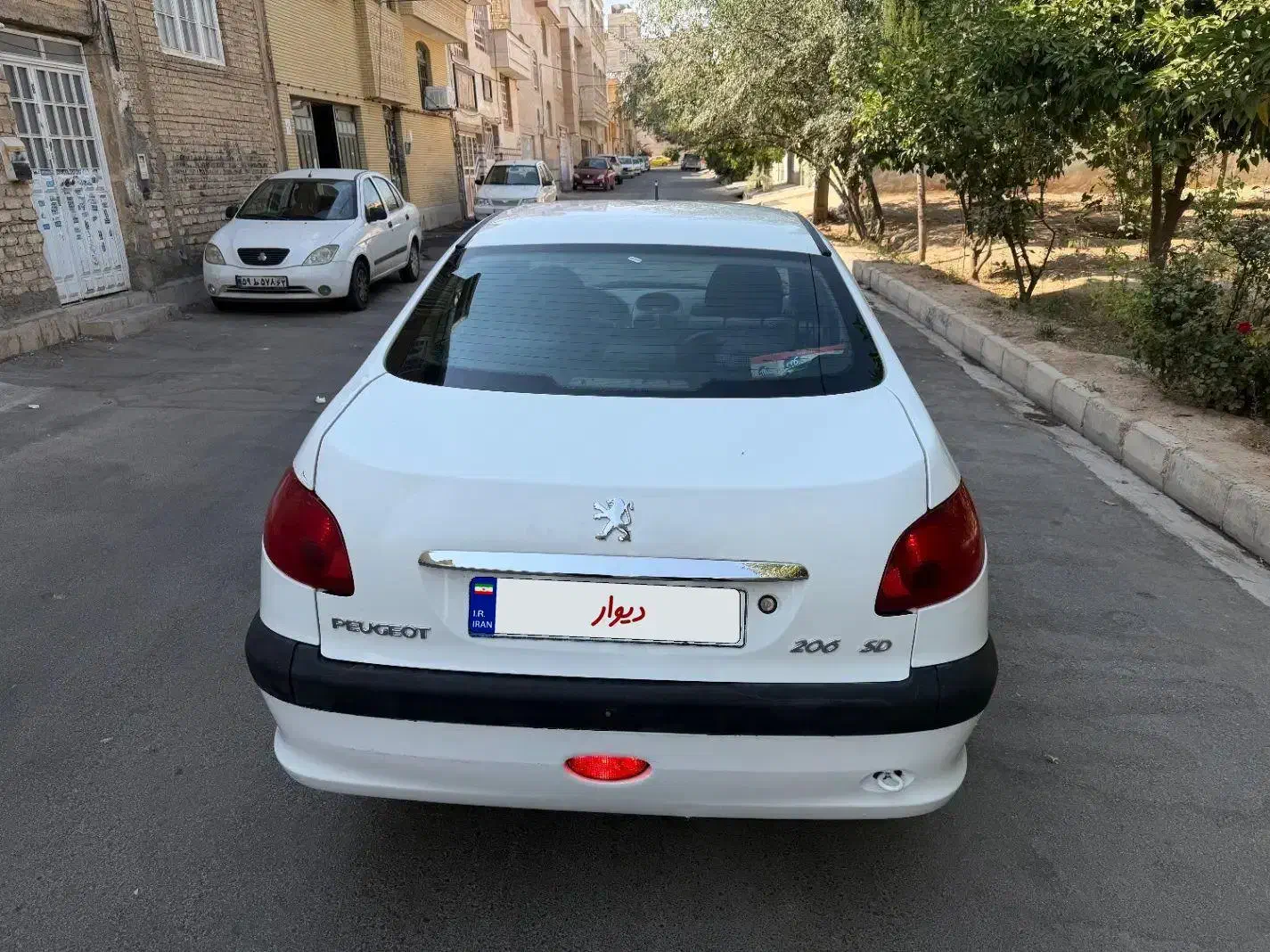 پژو ۲۰۶ صندوق دار v8 - 1399