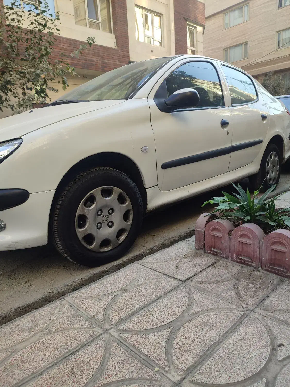 پژو ۲۰۶ صندوق دار v8 - 1393
