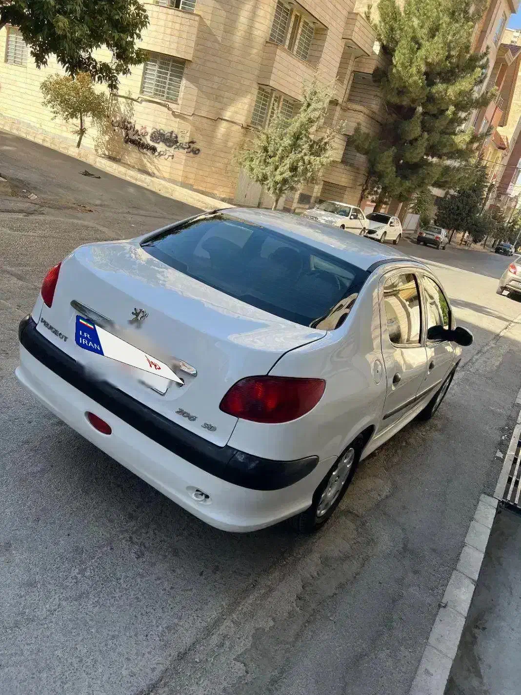 پژو ۲۰۶ صندوق دار v8 - 1394