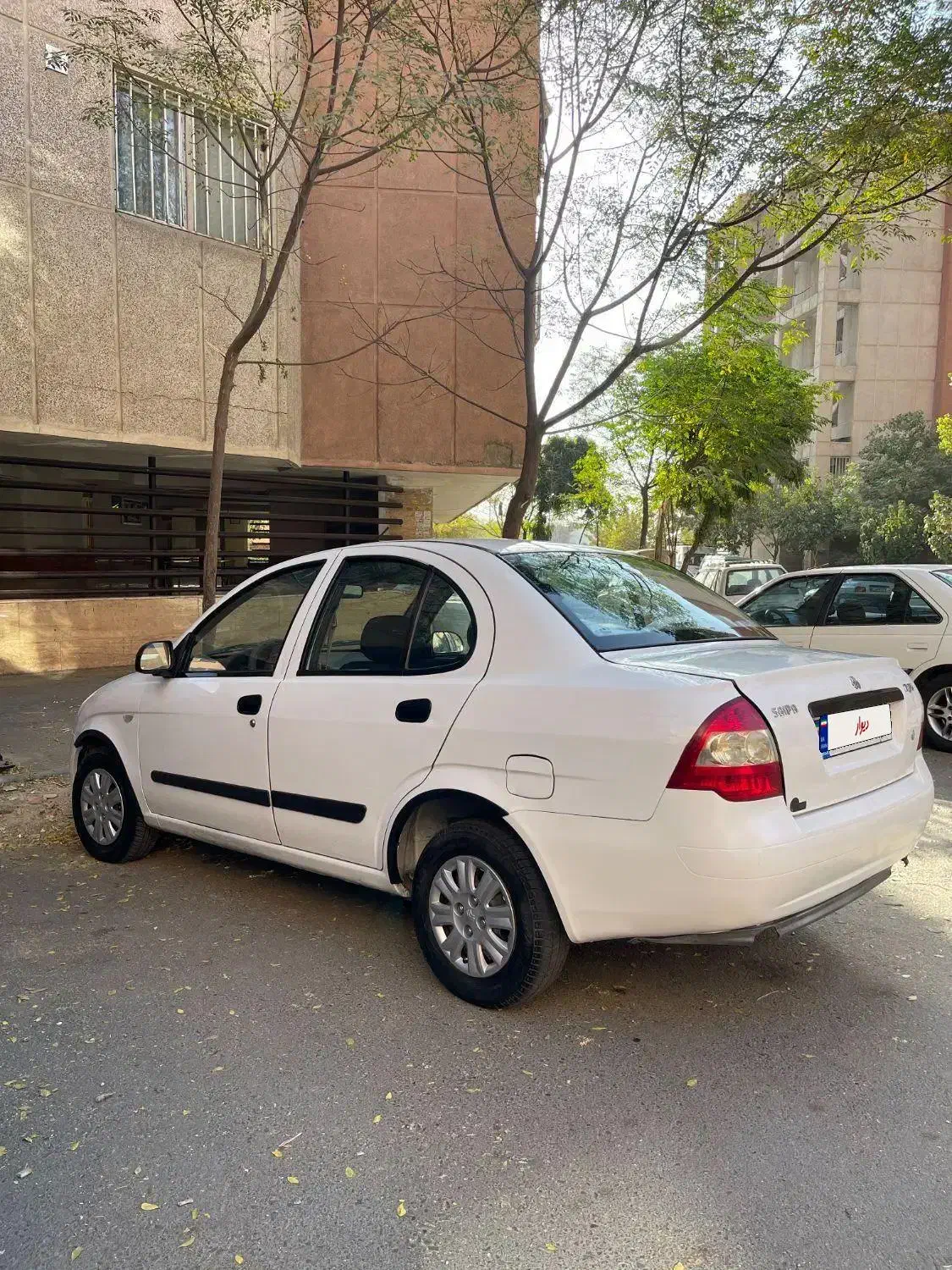 تیبا صندوق دار SX - 1392