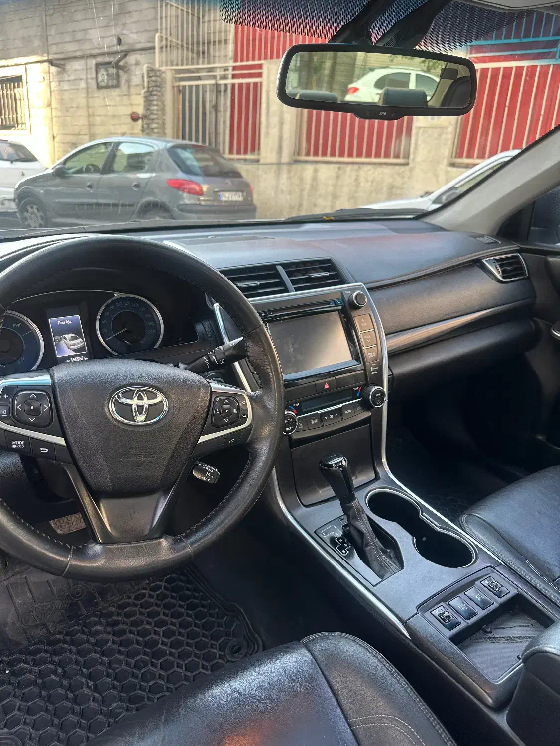 تویوتا کمری XLE - 2015