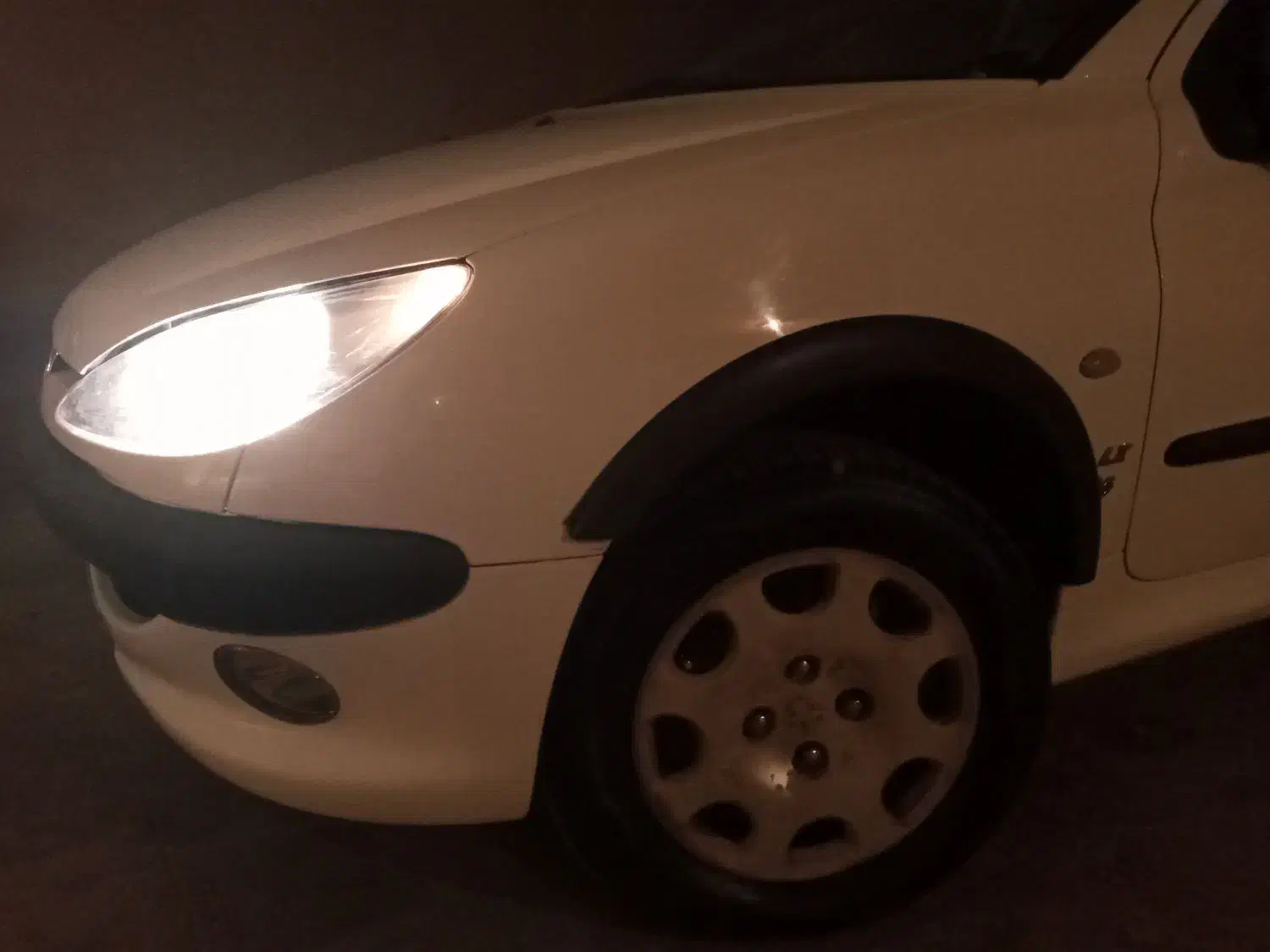 پژو ۲۰۶ صندوق دار v8 - 1396