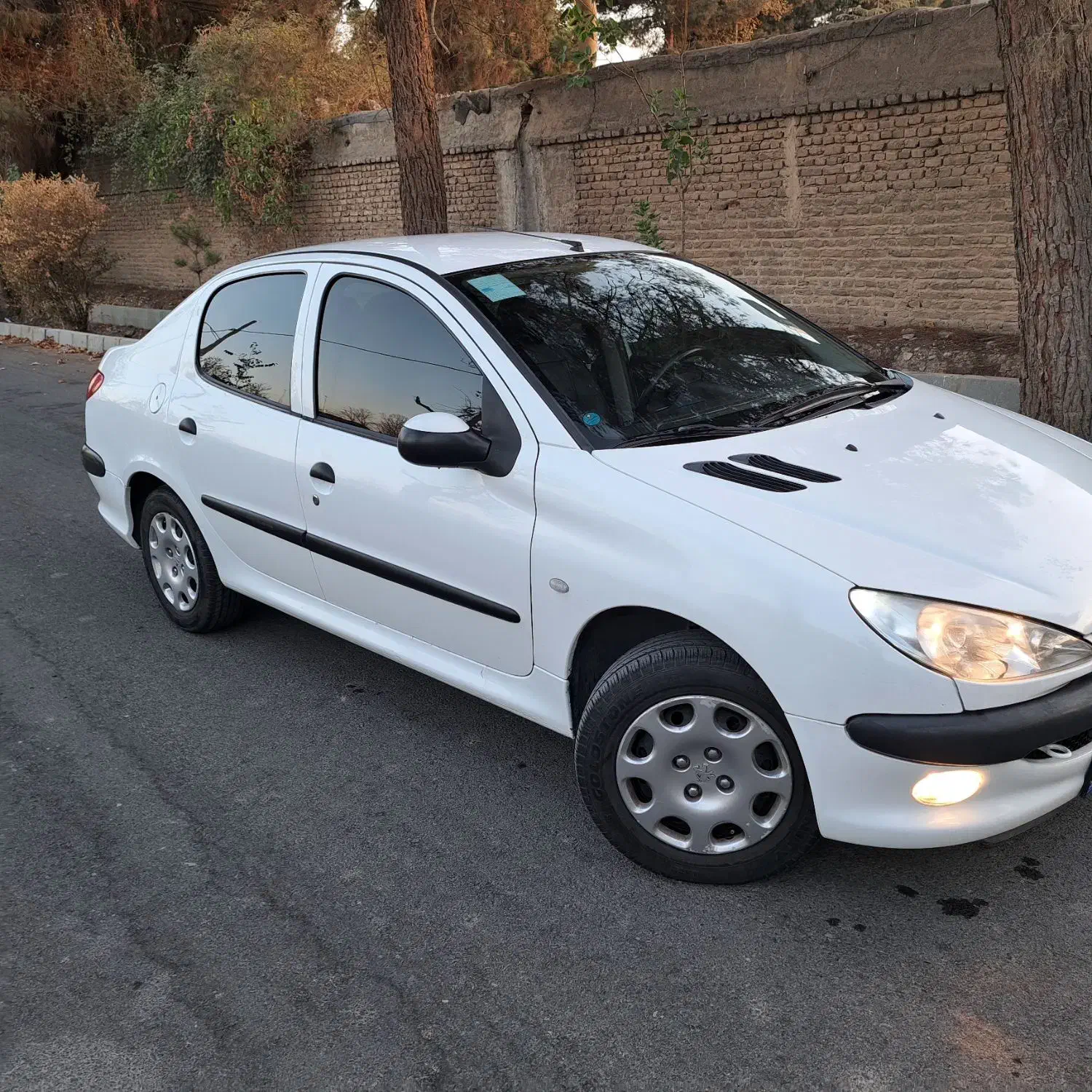 پژو ۲۰۶ صندوق دار v8 - 1396