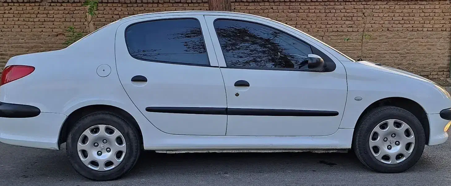 پژو ۲۰۶ صندوق دار v8 - 1396