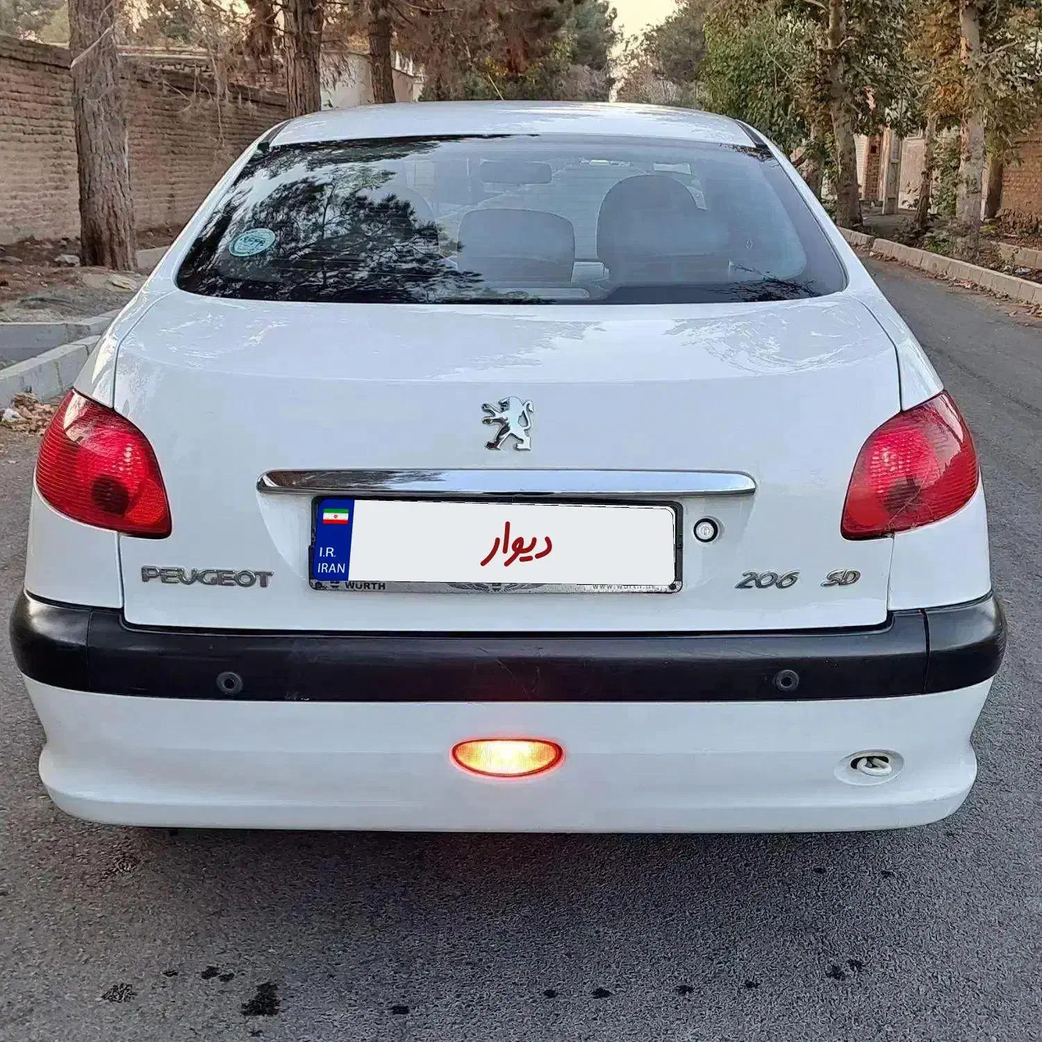 پژو ۲۰۶ صندوق دار v8 - 1396