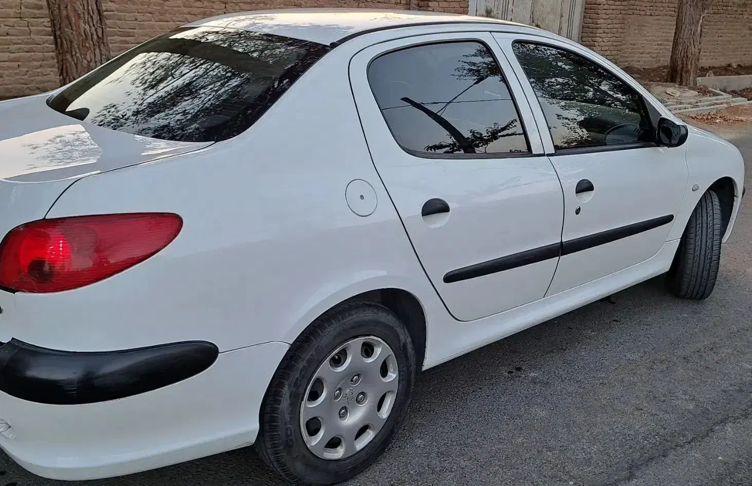 پژو ۲۰۶ صندوق دار v8 - 1396