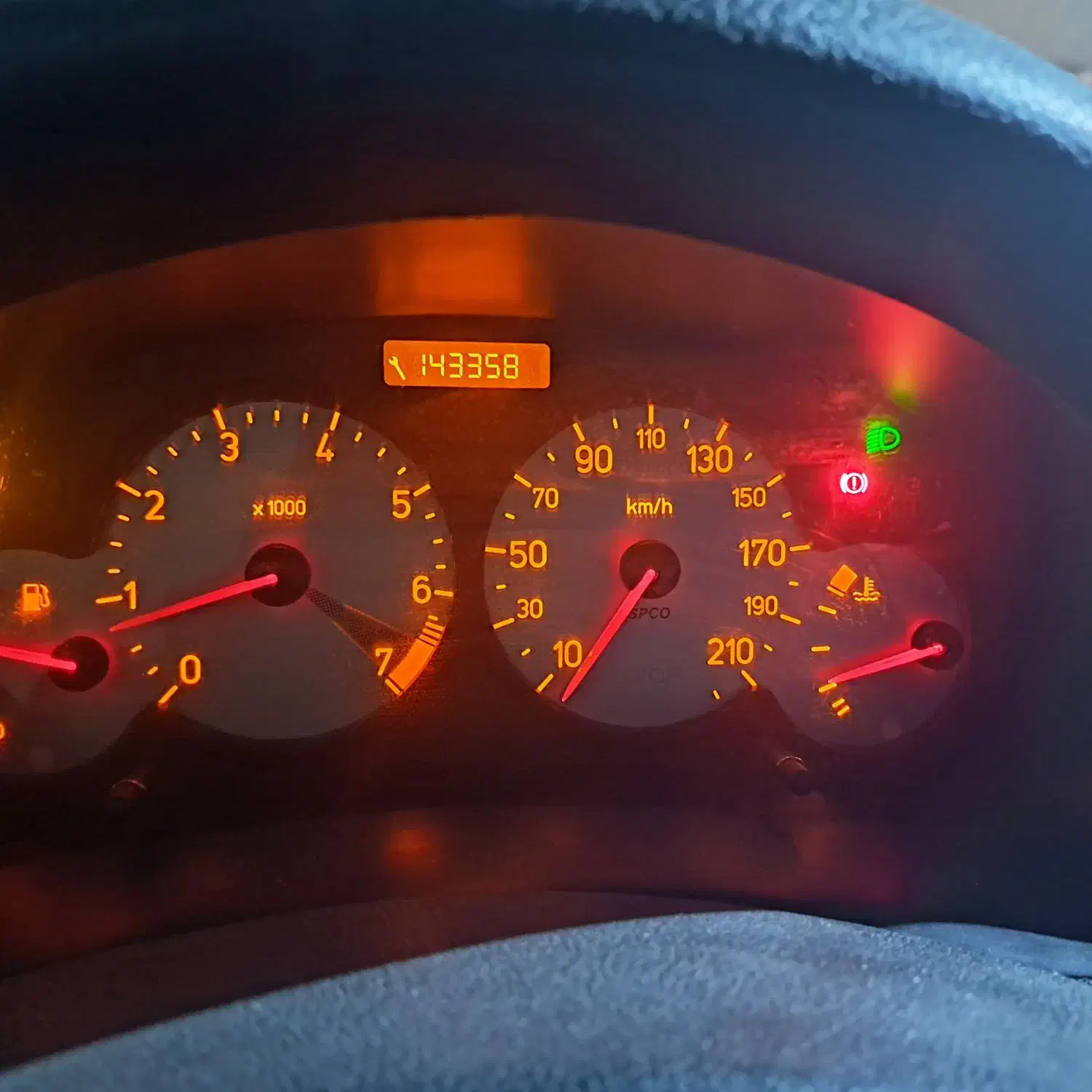 پژو ۲۰۶ صندوق دار v8 - 1396