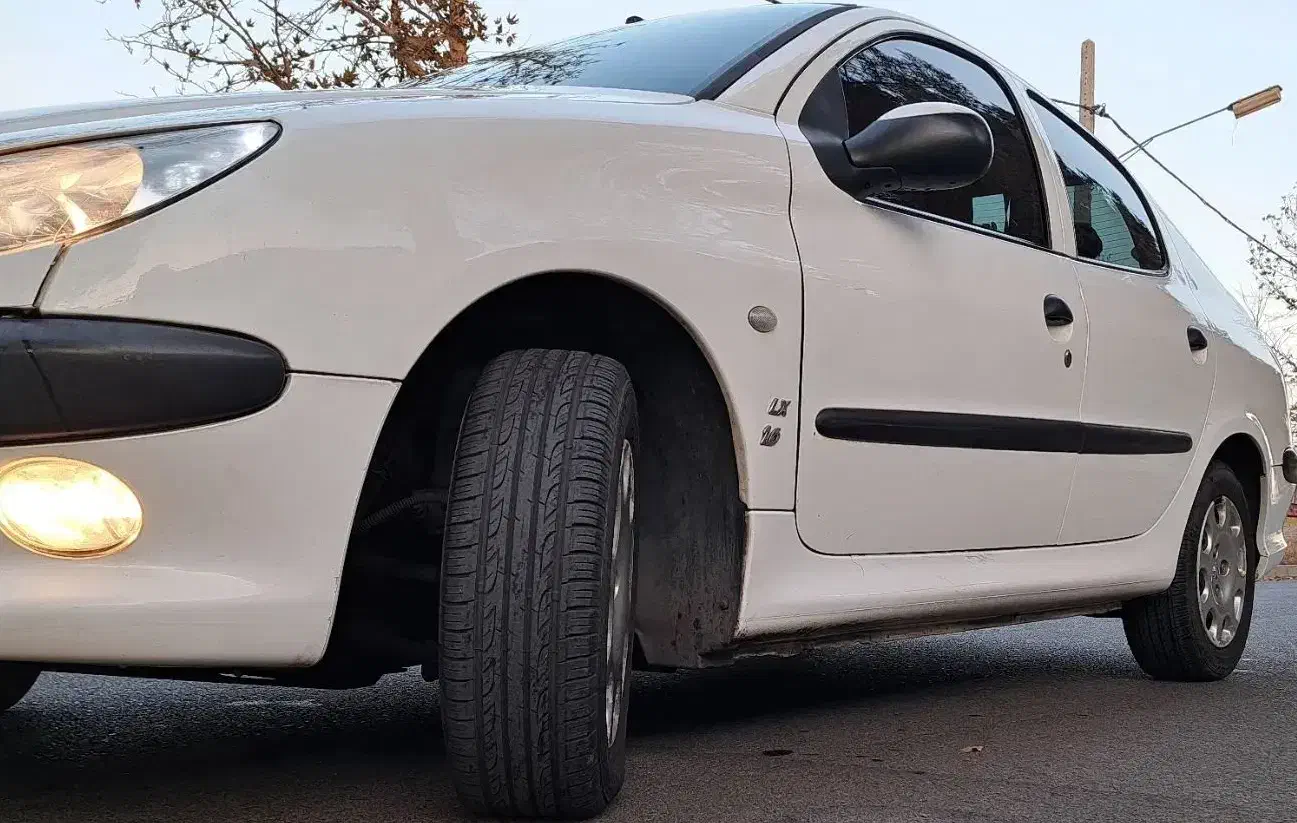 پژو ۲۰۶ صندوق دار v8 - 1396