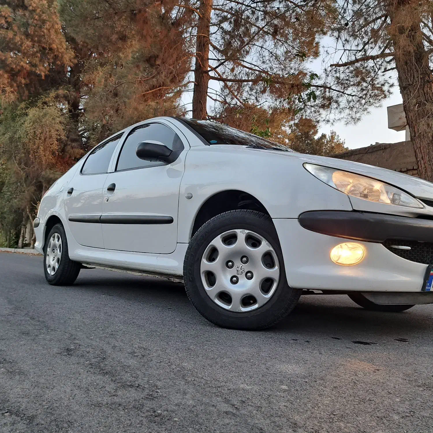 پژو ۲۰۶ صندوق دار v8 - 1396