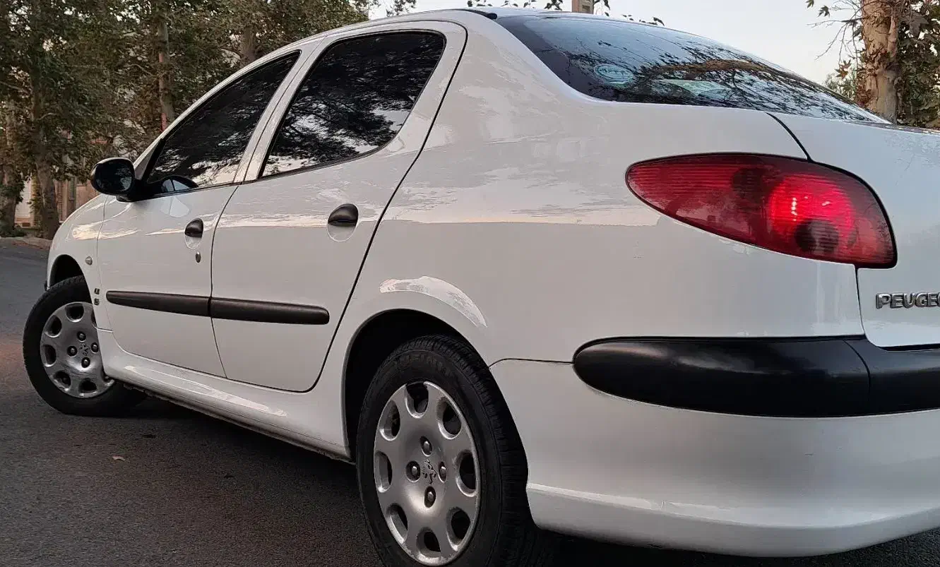 پژو ۲۰۶ صندوق دار v8 - 1396