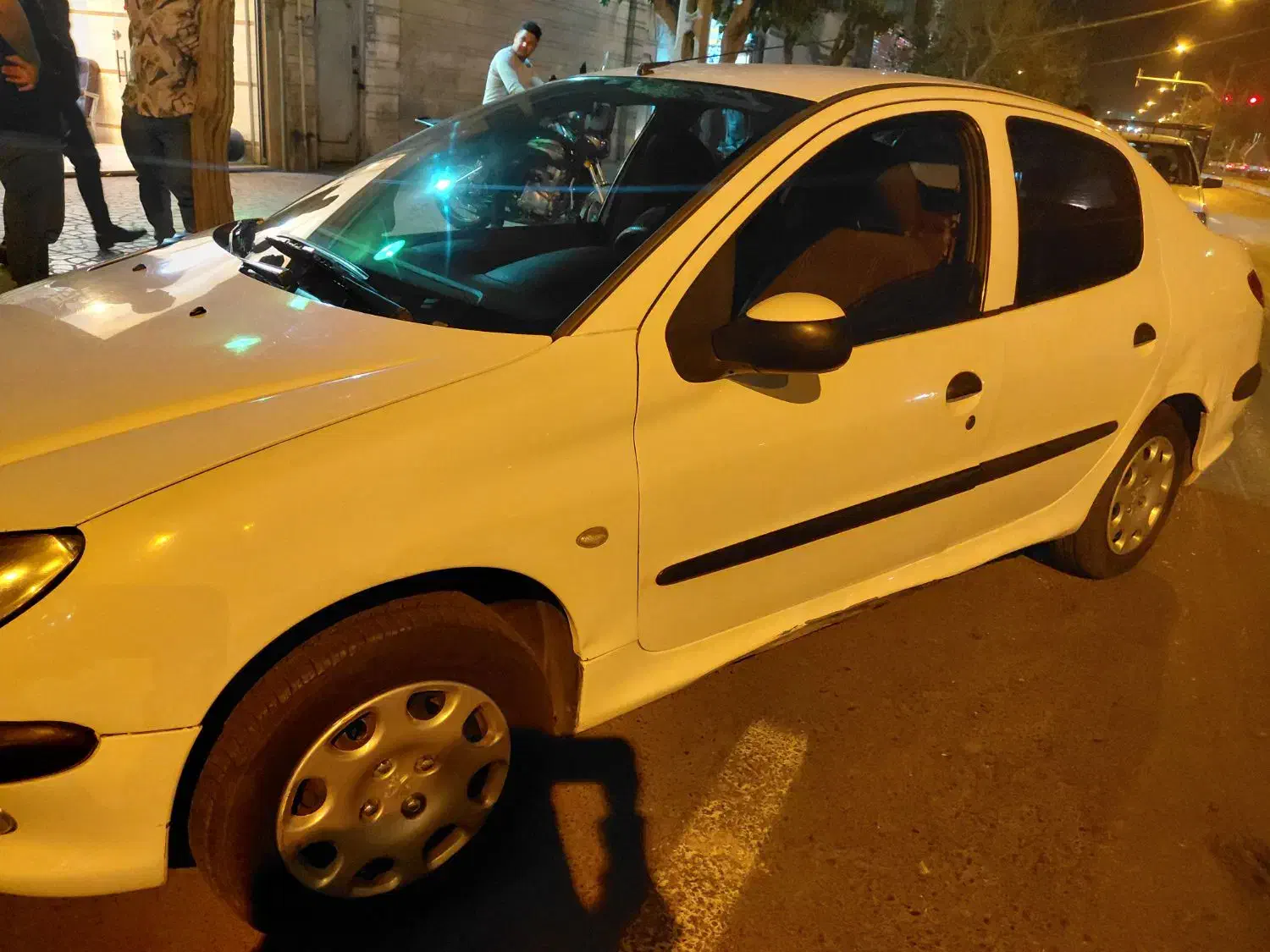 پژو ۲۰۶ صندوق دار v8 - 1390