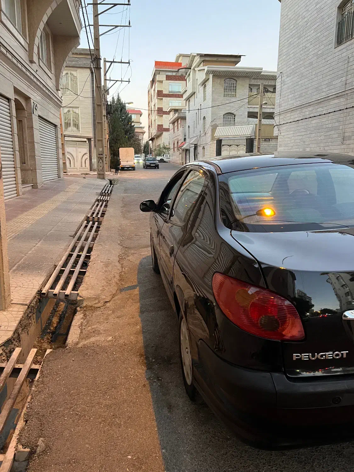 پژو ۲۰۶ صندوق دار v8 - 1394
