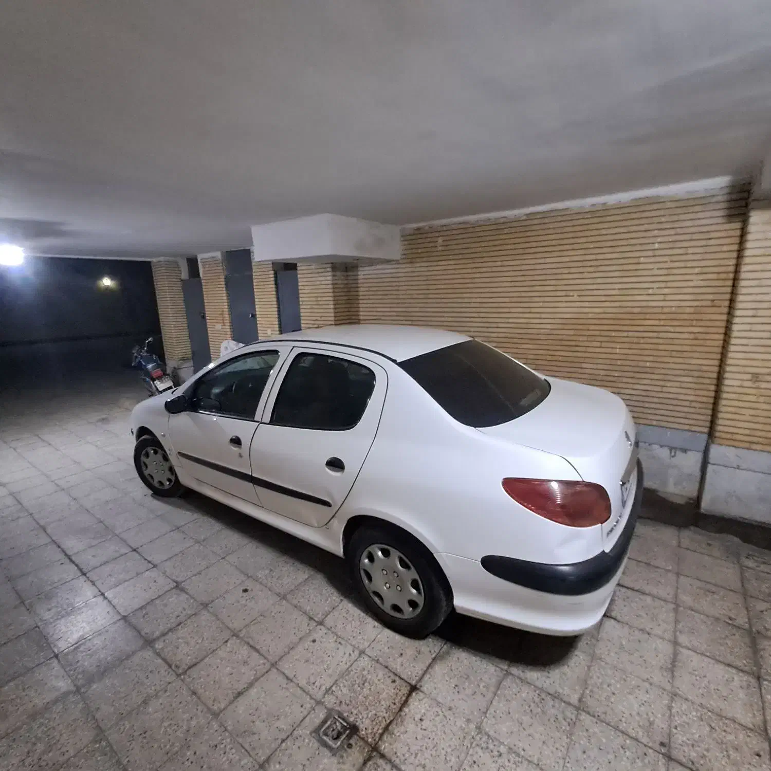 پژو ۲۰۶ صندوق دار v8 - 1396
