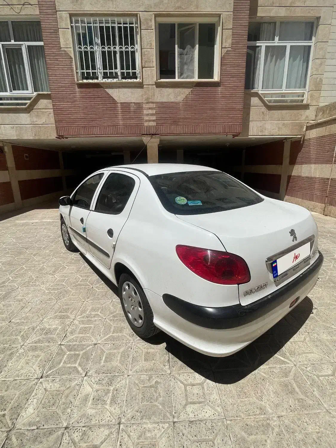پژو ۲۰۶ صندوق دار v8 - 1399