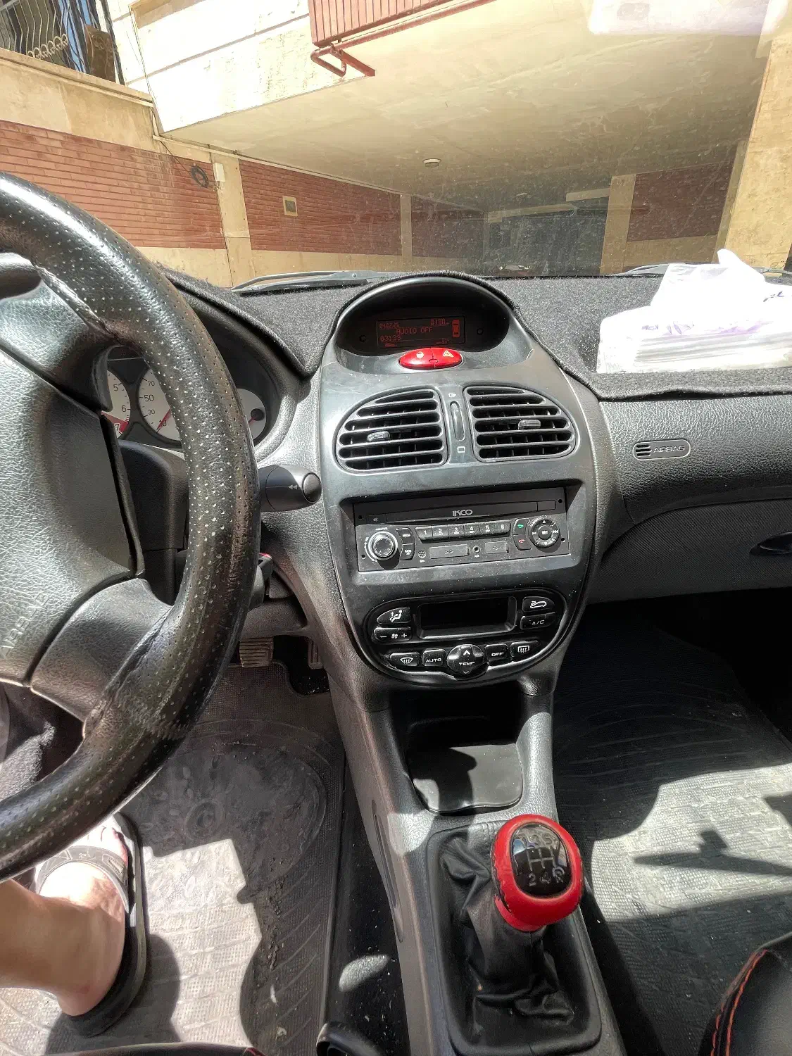 پژو ۲۰۶ صندوق دار v8 - 1399