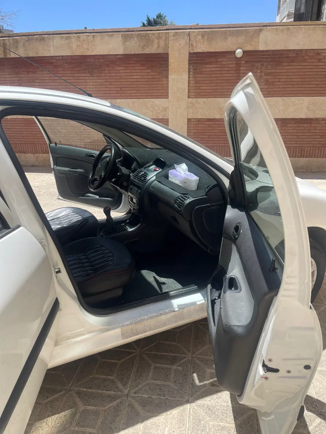 پژو ۲۰۶ صندوق دار v8 - 1399