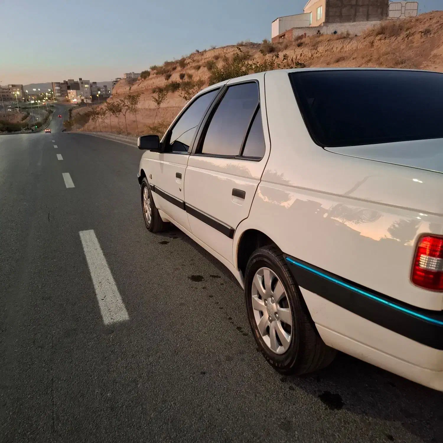 پژو 405 SLX بنزینی  XU7 - 1389