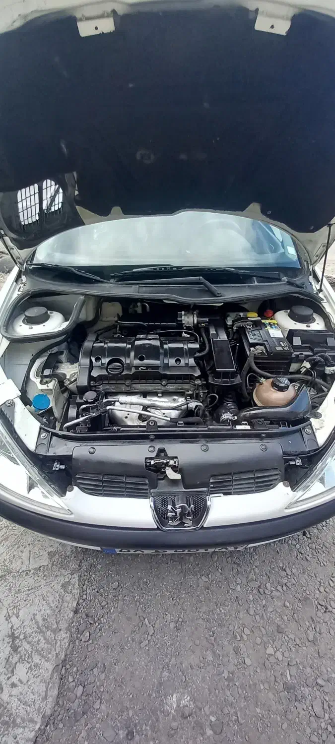 پژو ۲۰۶ صندوق دار v8 - 1394