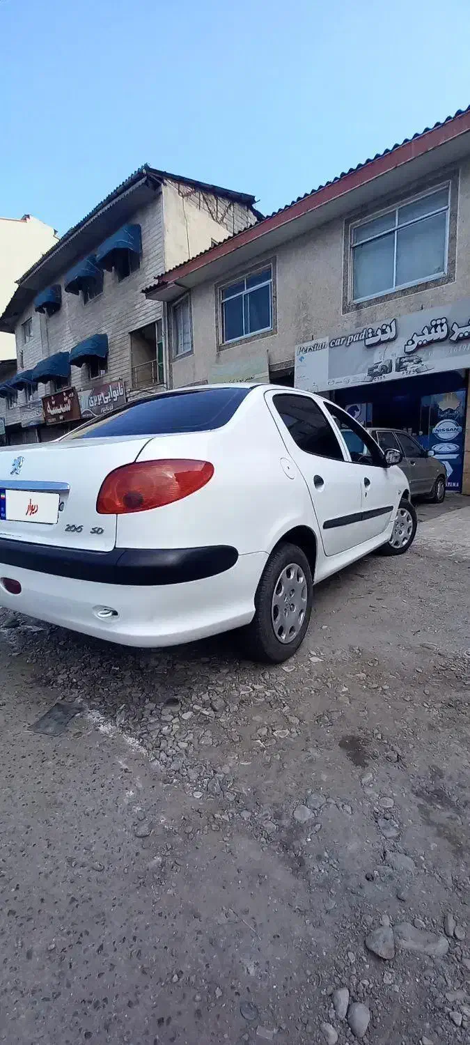 پژو ۲۰۶ صندوق دار v8 - 1394