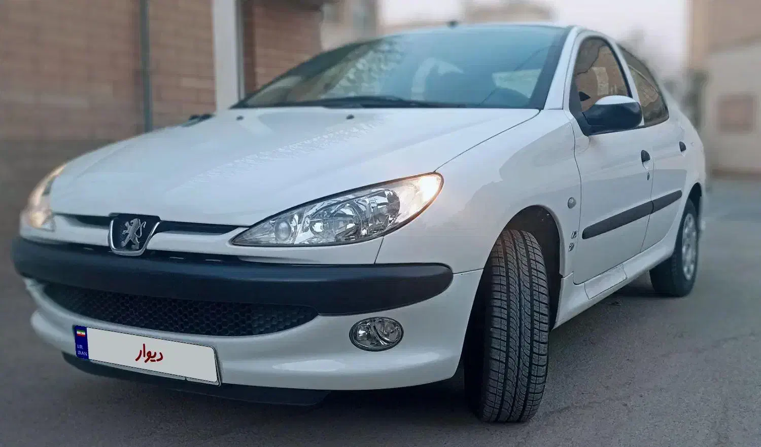 پژو ۲۰۶ صندوق دار v8 - 1398
