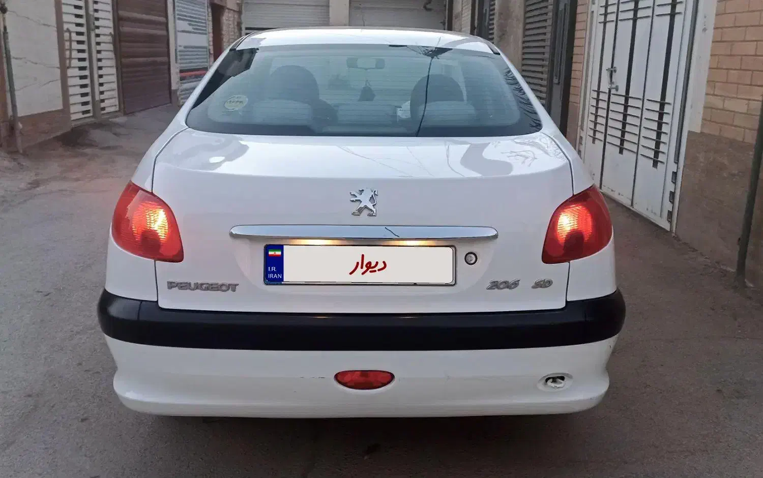 پژو ۲۰۶ صندوق دار v8 - 1398