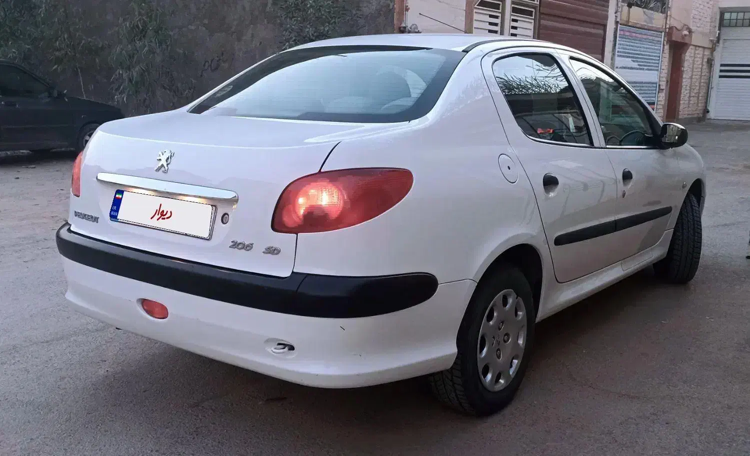 پژو ۲۰۶ صندوق دار v8 - 1398