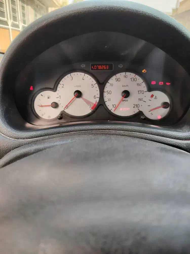 پژو ۲۰۶ صندوق دار v8 - 1399