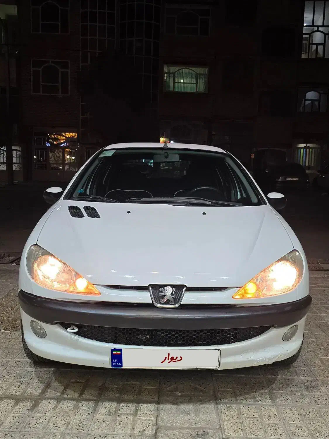پژو ۲۰۶ صندوق دار v8 - 1400